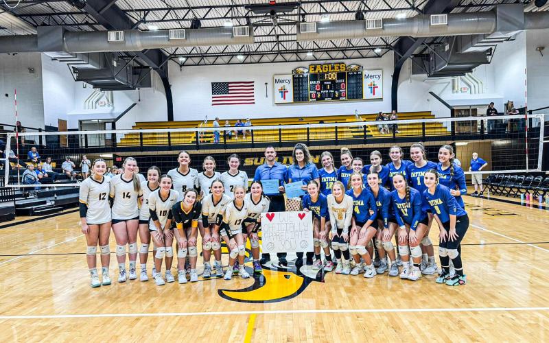 APPRECIATED. Sullivan and Fatima showed their appreciation for the officials. Photo via Eagles Volleyball X Article Image Alt Text
