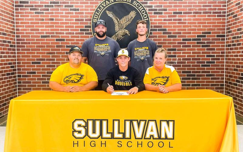 SKAGGS BECOMES A PIONEER. Dayton Skaggs plans to continue his baseball career at Crowley’s Ridge College after leaving a legacy behind for the Eagles. Pictured below (left-to-right) are Don, Dayton and Cherylin Skaggs. Then pictured above is baseball head coach Ian Whitson and Isaiah Skaggs. Photo via Sullivan Baseball X Article Image Alt Text