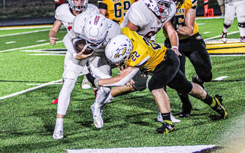 PARKER MONTEE (22) played a crucial role in stopping St. Clair’s run game. Photo by Wyatt Hardy Article Image Alt Text