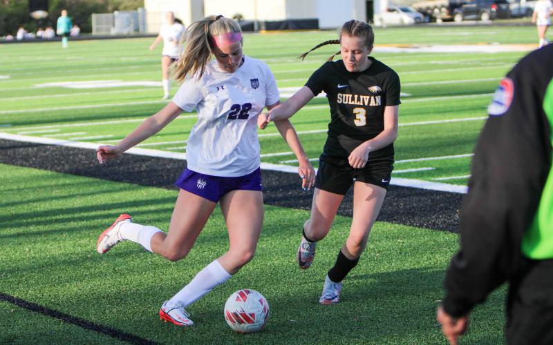 AVERY MERKEL (3) is a junior defender for Sullivan. Photo by Wyatt Hardy Article Image Alt Text