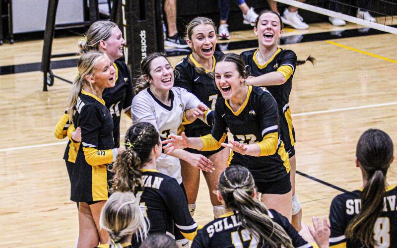 DOWN TO THE WIRE. The Eagles had the final bite over the Bulldogs and won the Class 3 District 9 title. Photo by Wyatt Hardy Article Image Alt Text