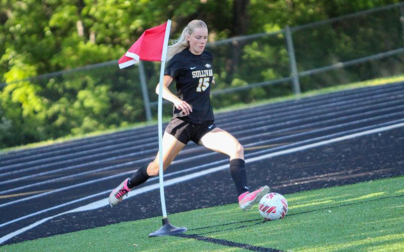 AVA HAYES (15) pictured making a corner kick. Photo by Wyatt Hardy Article Image Alt Text