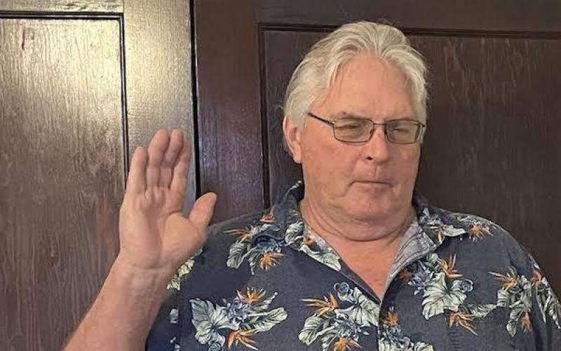 Dan Simmerly is sworn in as Bourbon's new Emergency Management Director Article Image Alt Text